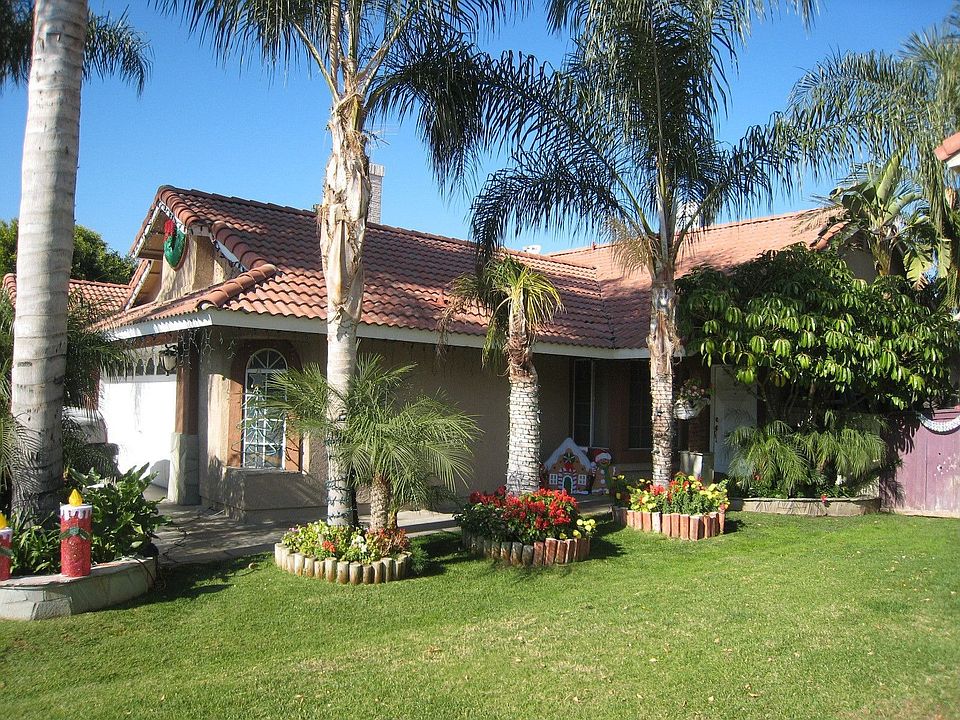 COMPLIMENTS OF PARK PLACE REAL ESTATE