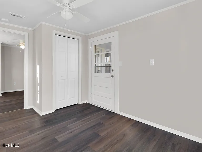 211 Lawson St — Photo 9