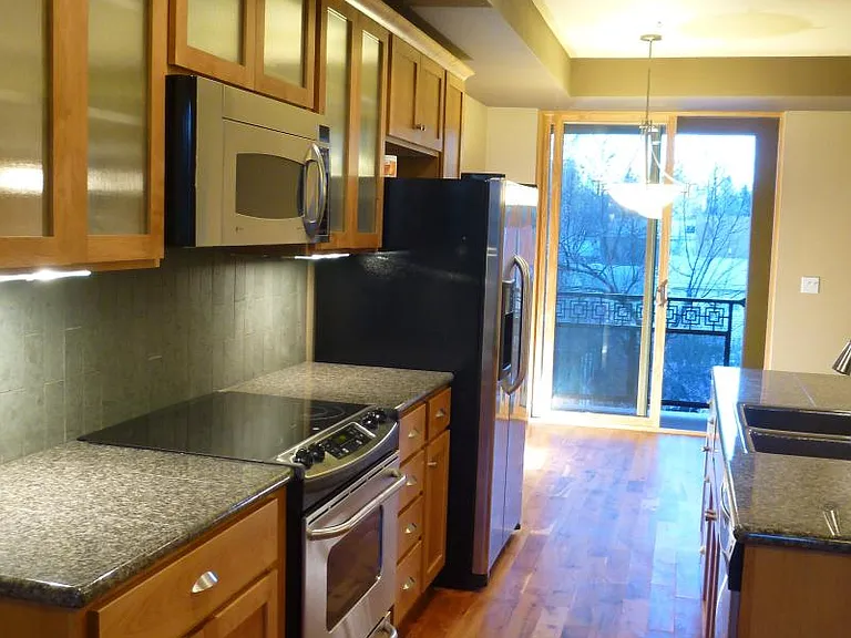 KITCHEN 16