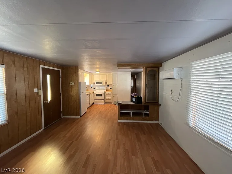 3481 Cape Cod Dr — Photo 2