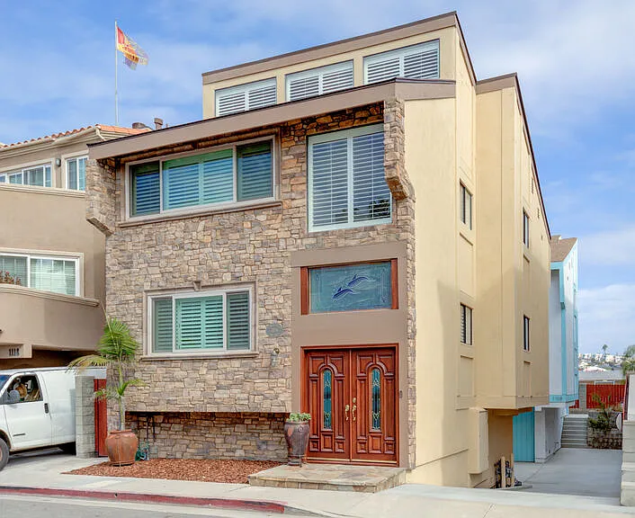1106 Loma Dr — Photo 2