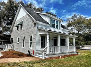 1173 Mallery St, Saint Simons Island, GA 31522