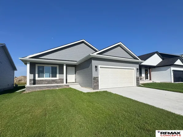 10601 S 76th St, Lincoln, NE 68512