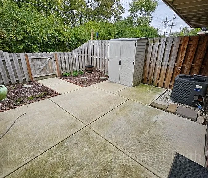 14 Greenwood Trl N — Photo 25