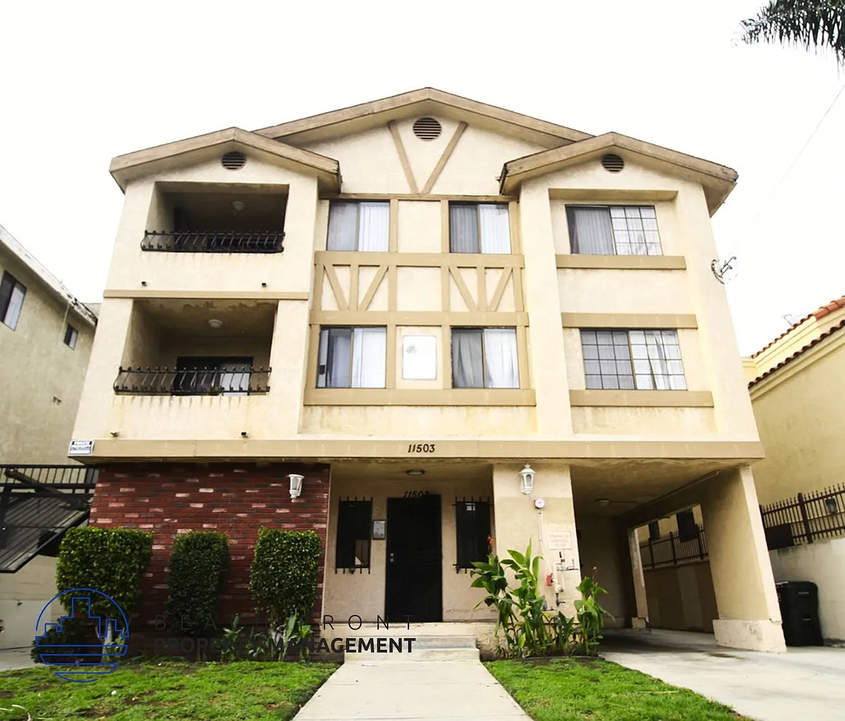 Building Photo - 11503 Menlo Ave