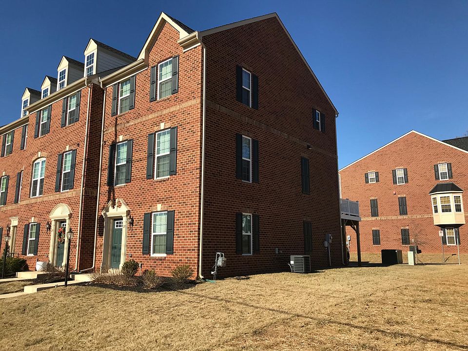 1st image of 18 Madison St