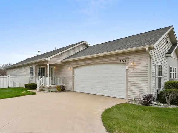 2210 Seaview Dr, Traverse City, MI 49686