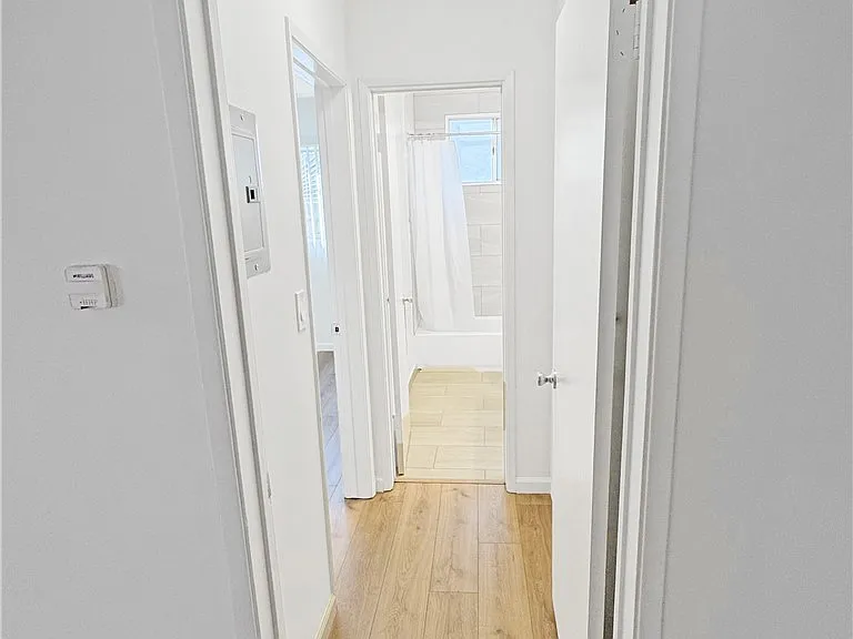 1820 N Edgemont St #2 — Photo 6
