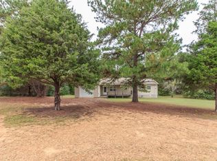 235 Geneva Ln, Henderson, TN 38340
