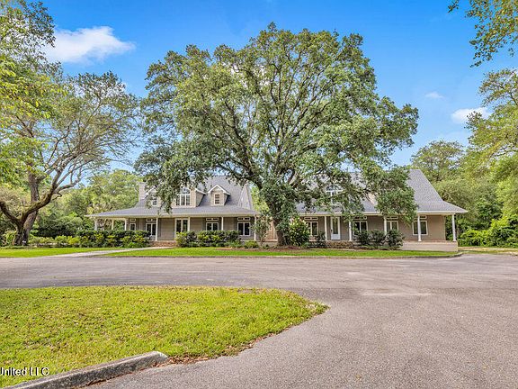 2nd image of 24071 Cuevas Delisle Rd