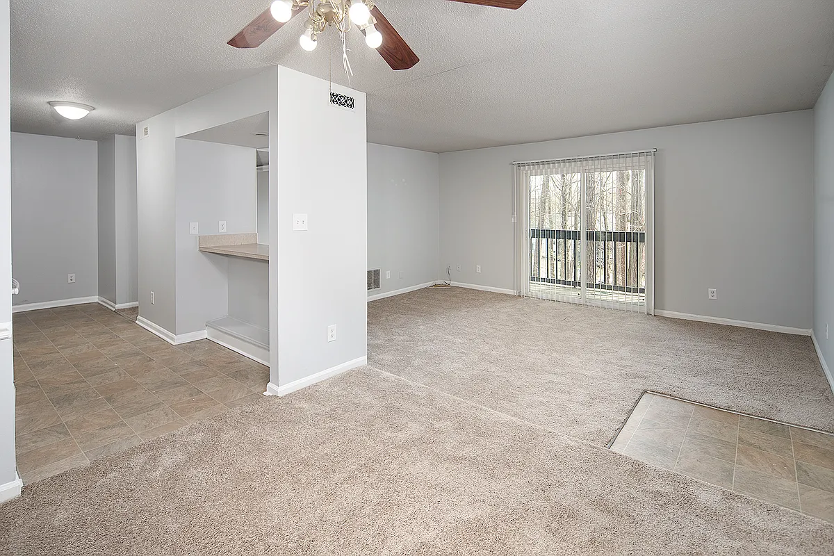 Building Photo - 809 High Meadow Ln #U