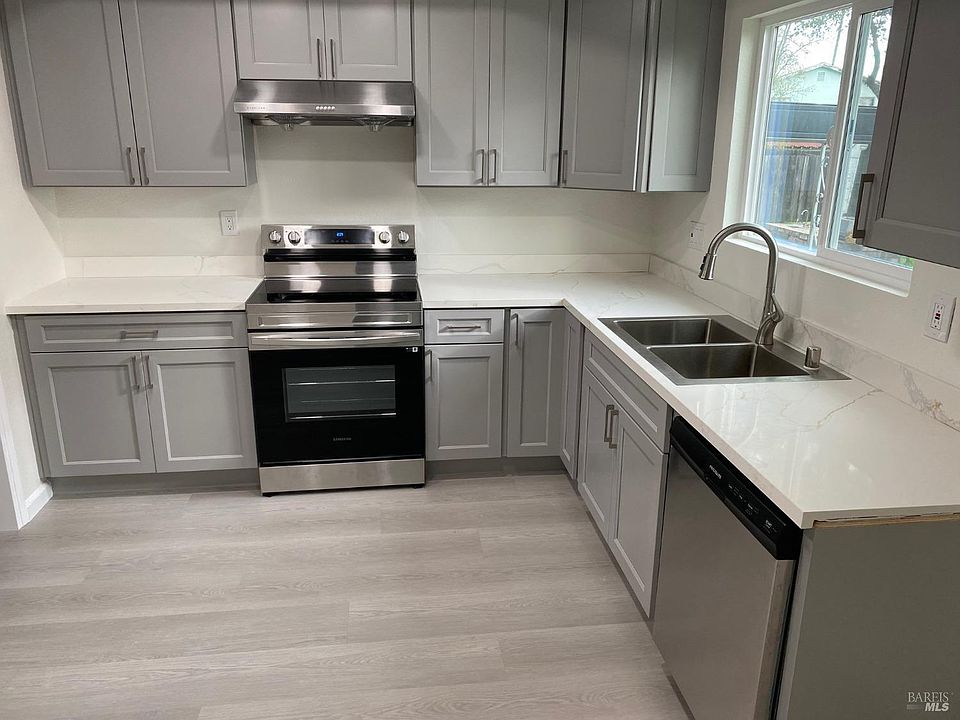 1st image of 132 Gentry Court