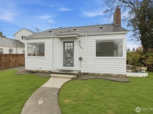 10041 15th Avenue SW, Seattle, WA