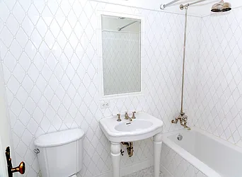Rented by David H. Kim, LREB