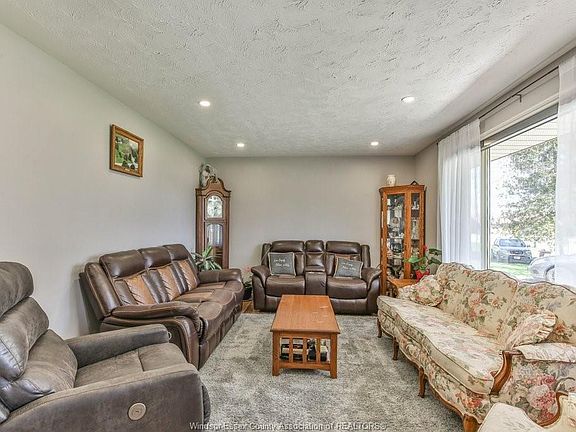 3rd image of 6551 Springfield Rd