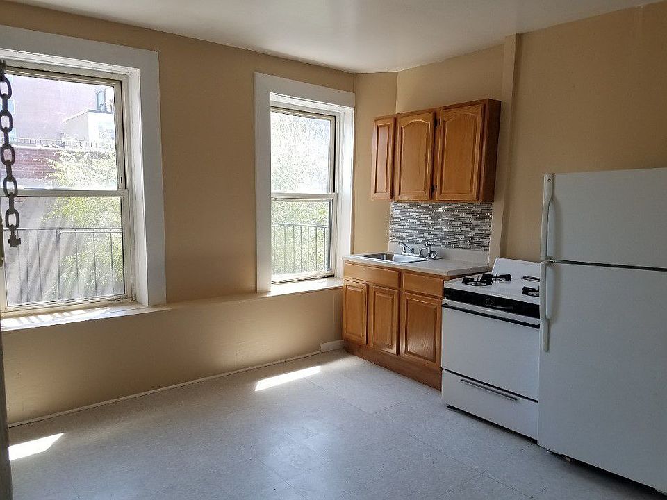 1st image of 297 Columbia St APT 2