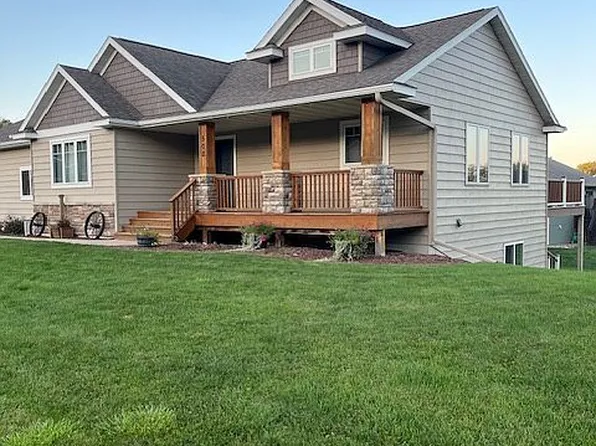 502 Northern Hills Trl, Saint Charles, MN 55972