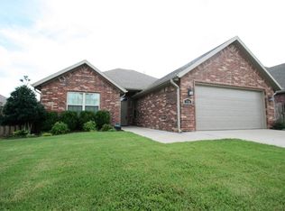 3709 SW Town Vu Rd, Bentonville, AR 72712