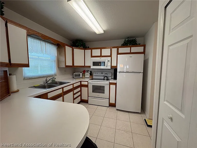 2103 Villaway E — Photo 8
