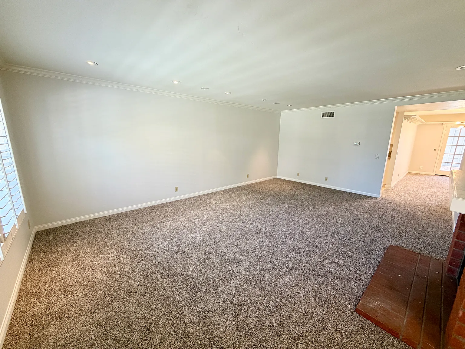 3 bed, 2.5 bath, 1757 sqft, $4,900 — Photo 2