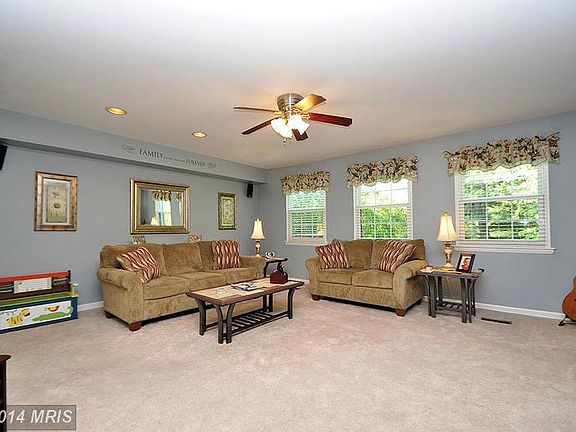 3rd image of 747 Wilton Farm Dr
