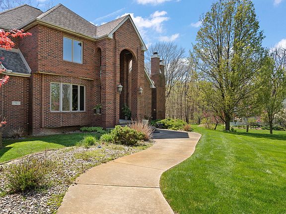 4th image of 2 Timber Ridge Ct