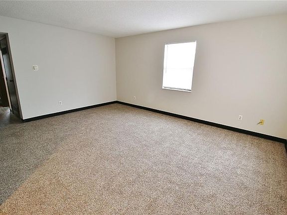 5th image of 2998 Brookside Dr