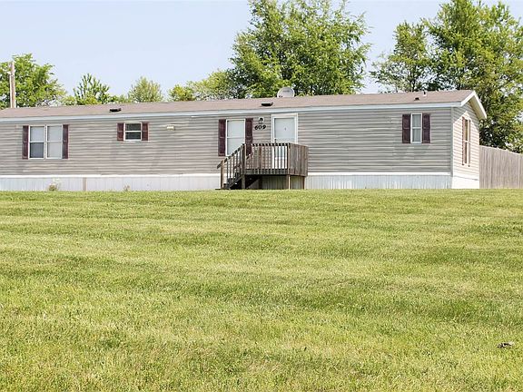 3rd image of 609 Medley Dr