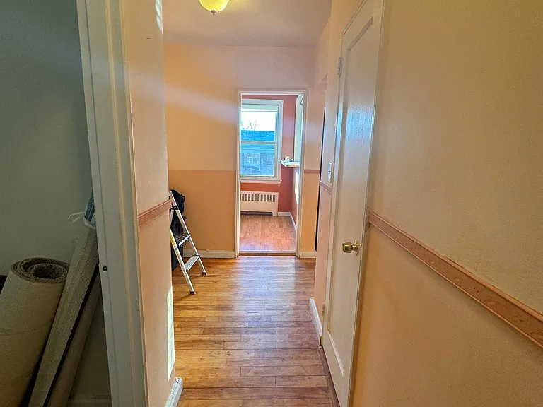 8 Wainwright Ave #2C — Photo 5