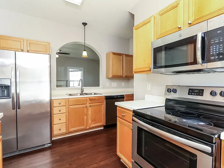 1909 Olsen Ln — Photo 8