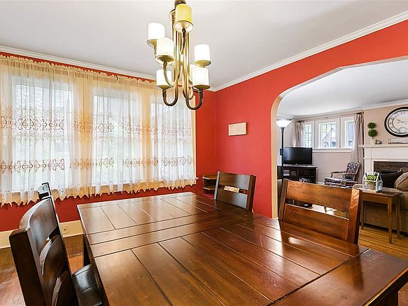 5th image of 529 Westmoreland Pl