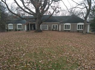 605 Flat Rock Rd, Louisville, KY 40245