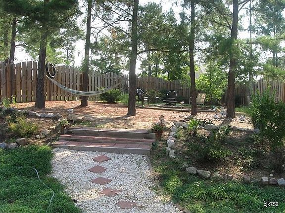 Relaxing Fenced in yard