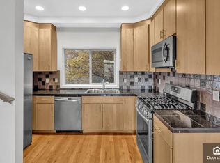 120 13th Ave, Seattle, WA 98122