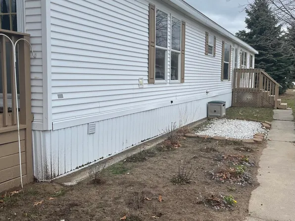 4948 Empire Pl, Muskegon, MI 49442