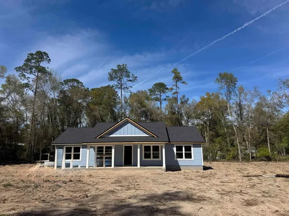 8 Creekside Cv, Crawfordville, FL 32327