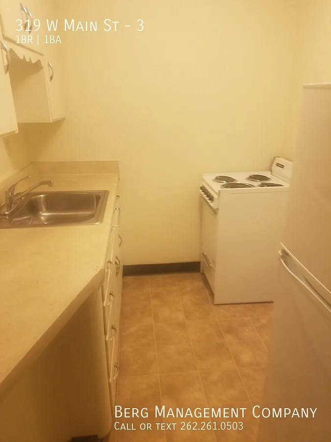 One Bedroom Downtown Waukesha — Photo 1
