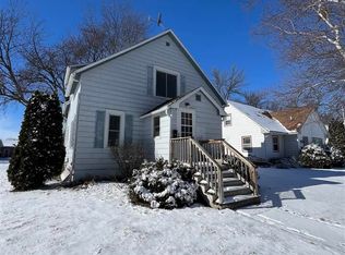 660 4th Ave SW, Wells, MN 56097