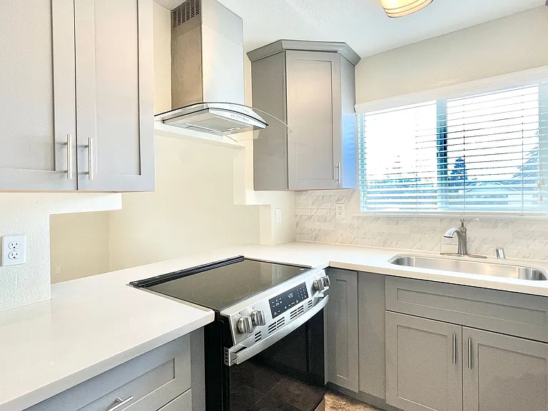 Gateway Apartments — Photo 7