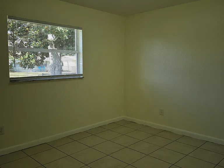 819 Cedar Dr — Photo 7