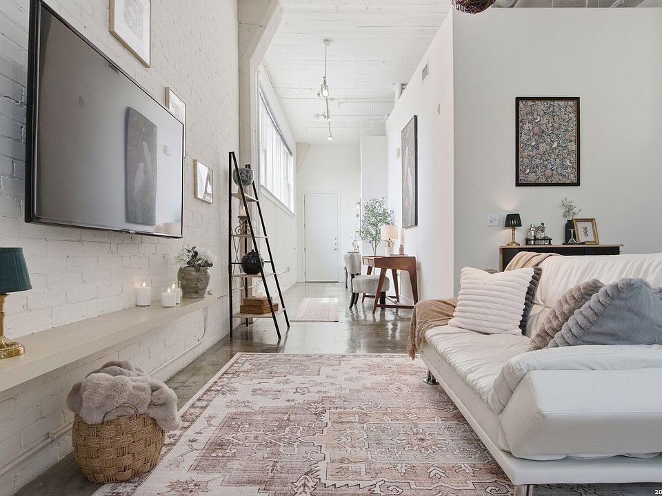 1st image of 1401 S Flores #212