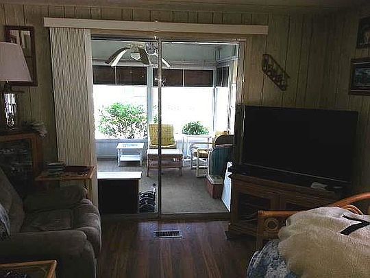 3rd image of 181 Windsor Dr