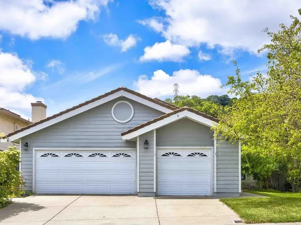 5276 Coach Dr, Richmond, CA 94803