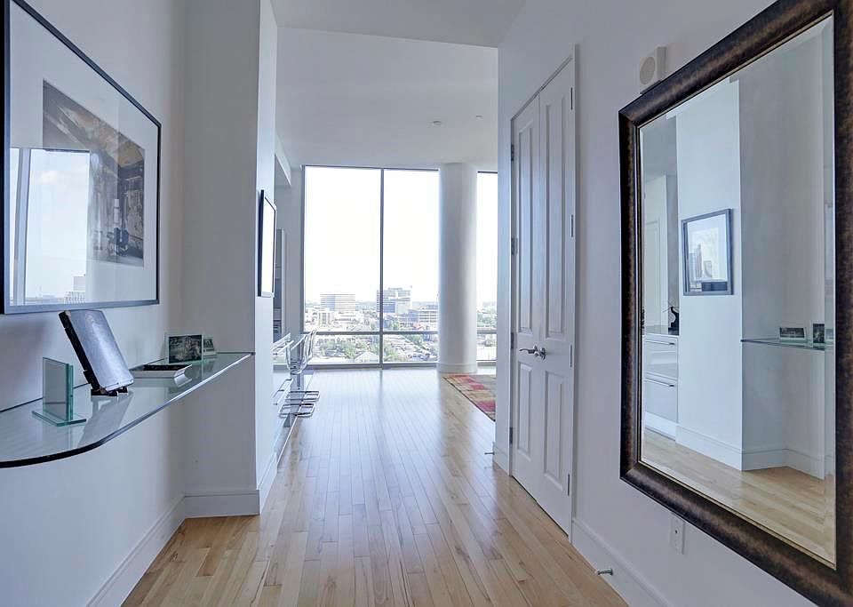 1st image of 2727 Kirby Dr APT 9B