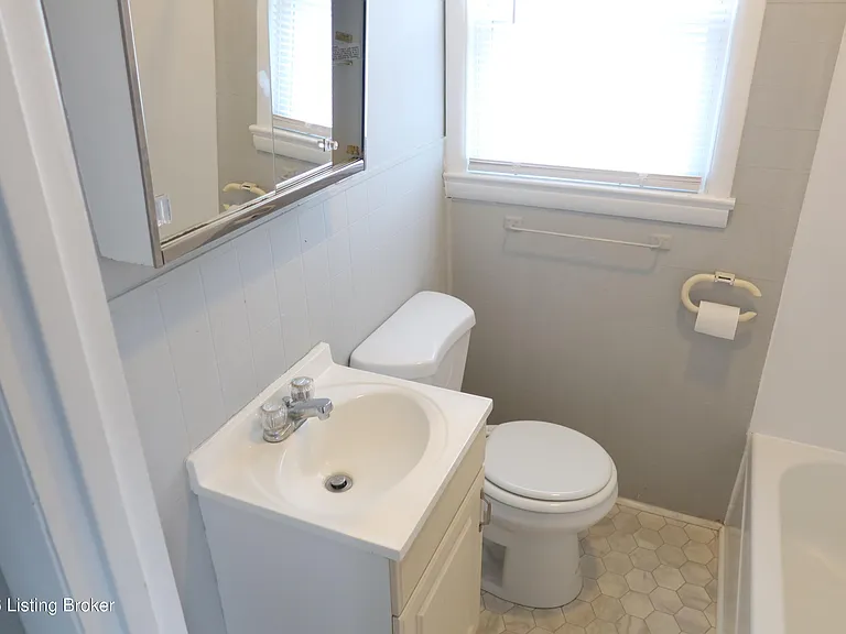 4920 Old Mill Rd #B — Photo 19