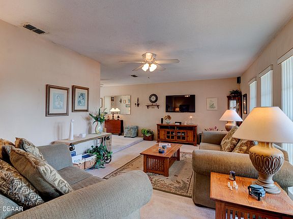 5th image of 407 Needles Dr