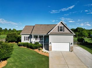 141 Logan Ridge Dr, Statesville, NC 28677