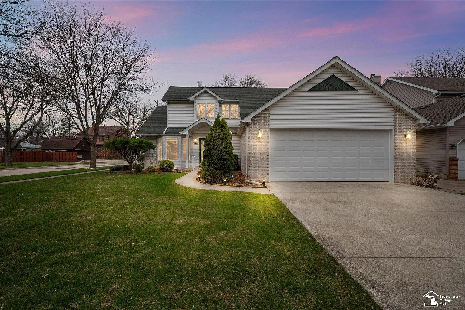 730 Jennie Pl photo 1