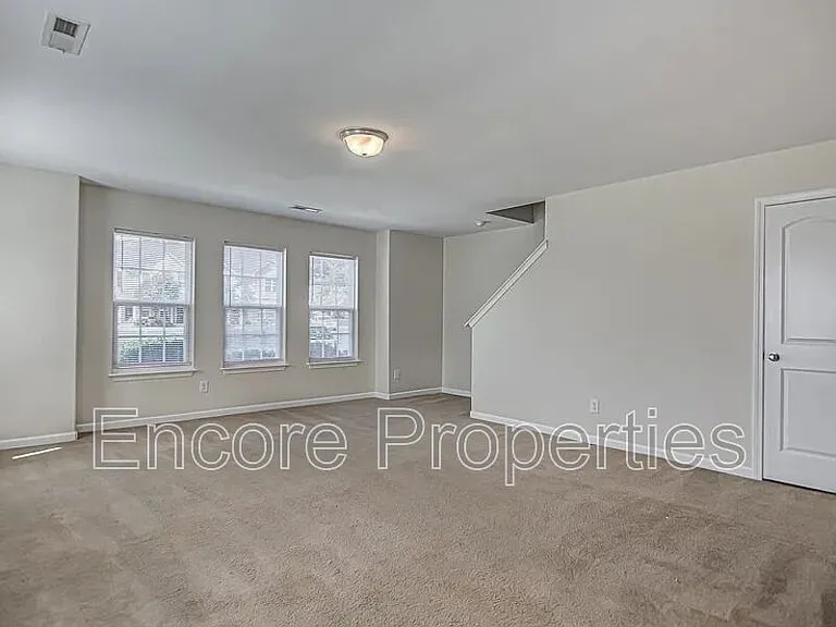 4293 Youngstown Dr — Photo 7