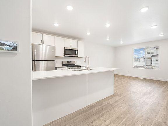2nd image of 799-3860 W Westbury Way